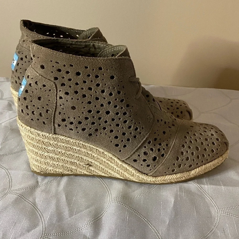 Toms Suede Cutout Wedge